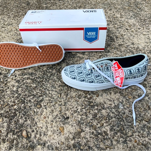 Priority Mail Vans - Picture 5 of 8